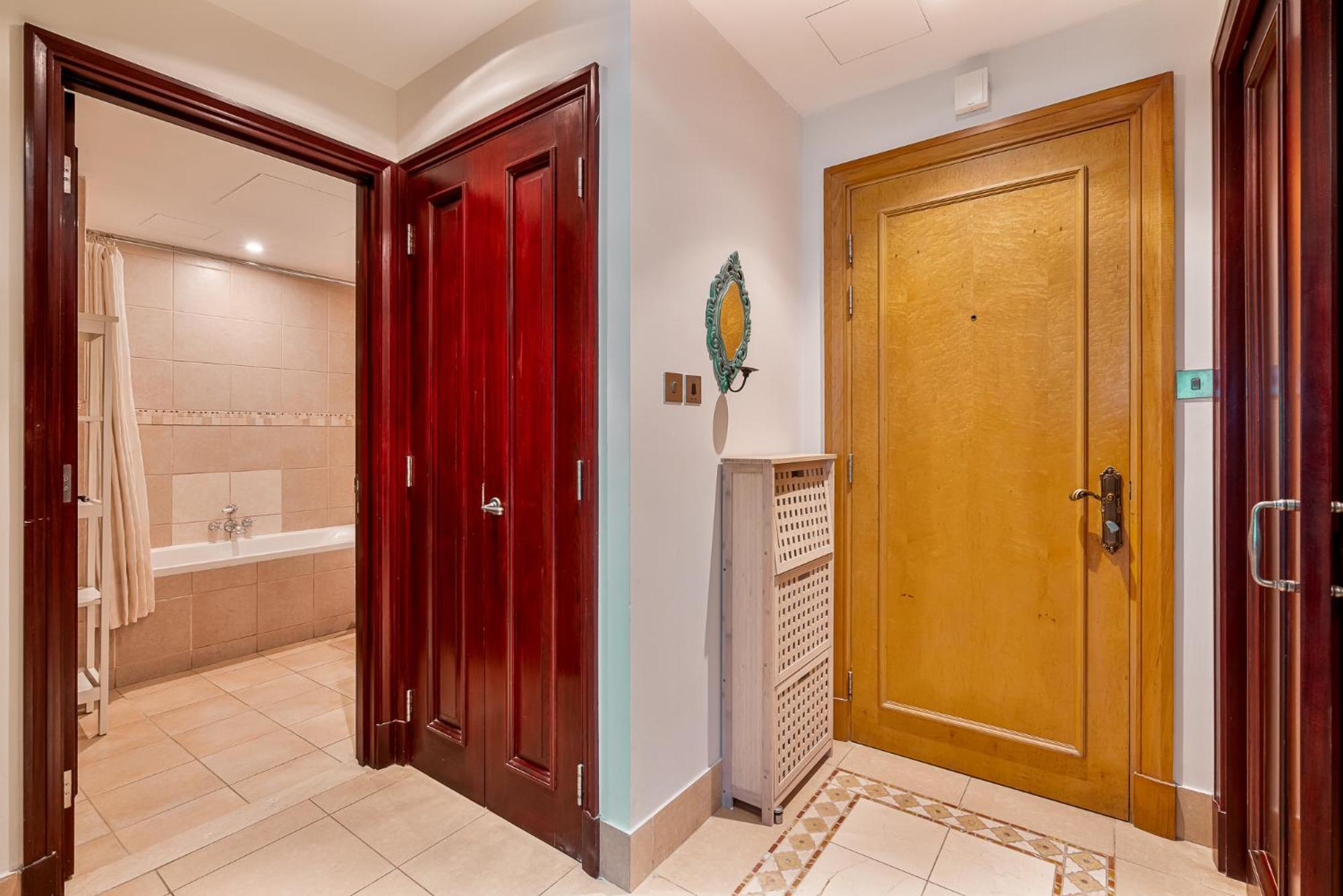 Apartment Downtown 2br With Iconic Burj Khalifa Views